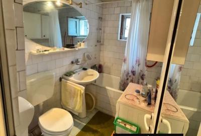 Apartament cu 3 camere decomandat în Republicii