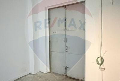 Spațiu comercial, de 135 mp, în Mazepa 2 - 6