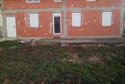 Casă cu 5 camere cu Teren 1000 Mp în Peciu Nou - 7