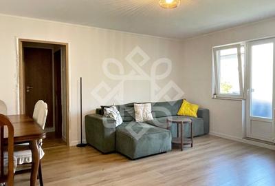Apartament cu 3 camere semidecomandat, mobilat în Rogerius