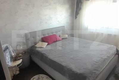 Apartament cu 3 camere decomandat, mobilat în Micro 11