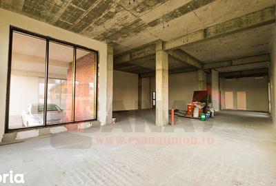 Spațiu comercial, de 262 mp, în Central - 7