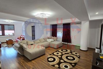 Casă cu 11 camere cu Garaj în Vest - 2
