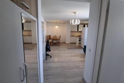 Apartament cu 2 camere semidecomandat, mobilat în Tractorul - 26