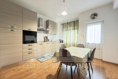 Apartament cu 3 camere, mobilat în Cetate