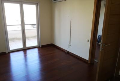 Apartament cu 2 camere decomandat în Ștefăneștii de Jos - 4