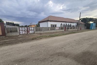 Casă cu 3 camere în Central