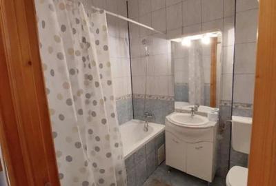 Apartament cu 3 camere decomandat în Prundu