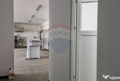 Spațiu comercial, de 200 mp, în Central - 4