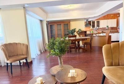 Apartament cu 4 camere decomandat în P-ța Unirii