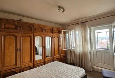 Apartament cu 3 camere decomandat în Între Lacuri