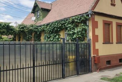 Casă individuală cu 2 camere cu Canalizare în Cristian - 2