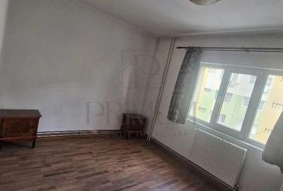 Apartament cu 2 camere semidecomandat în Girocului