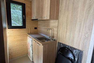 Casă cu 6 camere cu Teren 170 Mp în Ostroveni