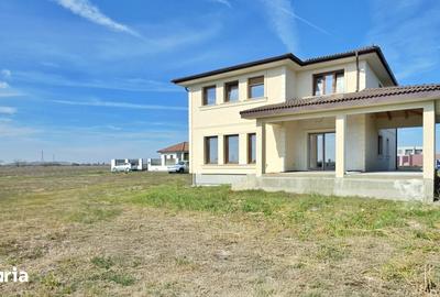 Casă cu 5 camere decomandat cu Teren 589 Mp în Zimandu Nou