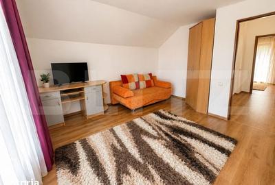 Casă cu 5 camere cu Teren 1174 Mp în Gruia