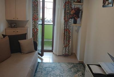 Apartament cu 3 camere decomandat în Olteni - 5