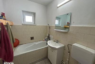 Apartament cu 3 camere, mobilat în Viziru 3