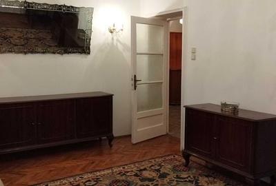 Apartament cu 3 camere decomandat în Bucureștii Noi