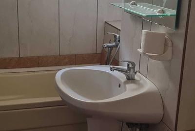 Apartament cu 3 camere decomandat în Nord