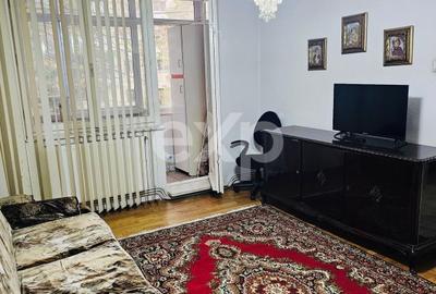 Apartament cu 3 camere semidecomandat, mobilat în Craiovei
