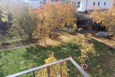 Casă cu 2 camere decomandat în Central