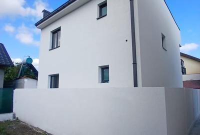 Casă cu 3 camere cu Teren 165 Mp în Central - 3