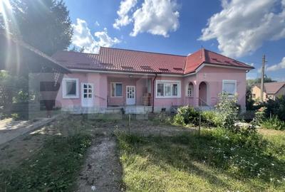 Casă cu 4 camere cu Teren 1000 Mp în Voiniceni