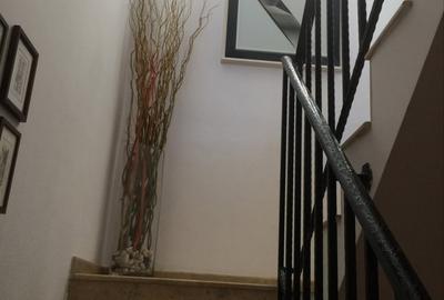 Casă cu 5 camere cu Teren 180 Mp în Ovidiu - 2