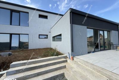 Casă cu 4 camere cu Teren 579 Mp în Giarmata