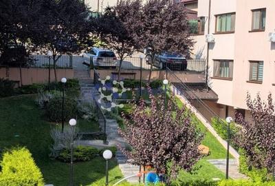 Apartament cu 3 camere în Valea Adâncă