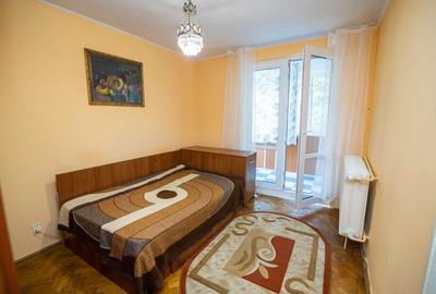 Apartament cu 3 camere semidecomandat în Baba Novac