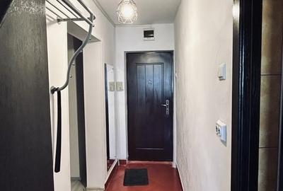 Apartament cu 2 camere decomandat în Bucur Obor