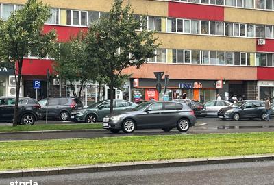 Spațiu comercial, de 330 mp, în Pantelimon