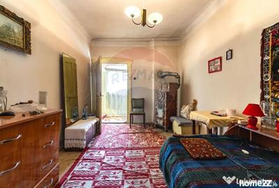 Casă cu 5 camere cu Teren 1995 Mp în Jibert
