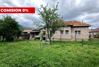 Casă individuală cu 3 camere cu Canalizare în Lerești