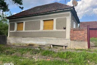 Casă cu 4 camere cu Teren 1788 Mp în Căpâlna - 2