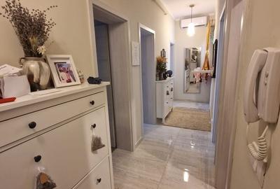 Apartament cu 3 camere decomandat în Giroc