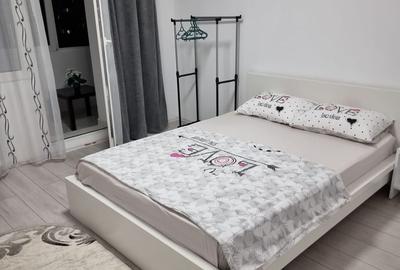 Apartament cu 2 camere semidecomandat, mobilat în Titan