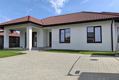 Duplex cu 4 camere cu Canalizare în Moșnița Nouă