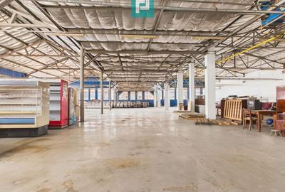 Spațiu industrial, de 1,700 mp, în UTA - 2