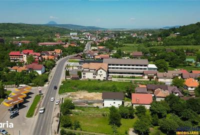 Teren de 1570 mp, în Central - 6