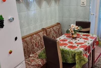 Apartament cu 3 camere în Decebal