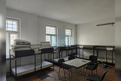 Casă cu 15 camere cu Teren 300 Mp în Central