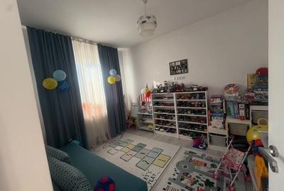 Apartament cu 3 camere decomandat în Breazu