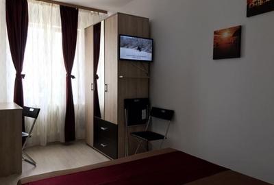 Apartament cu 3 camere semidecomandat în Palazu Mare - 2