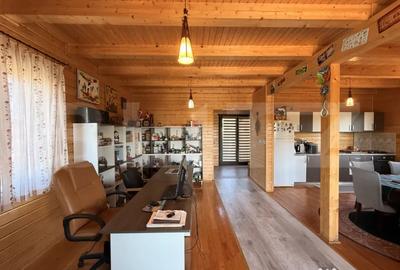 Casă cu 3 camere cu Teren 2200 Mp în Central