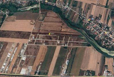Teren de 687 mp, în Central
