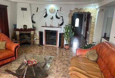 Casă cu Teren 800 Mp în Central - 3