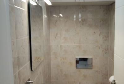 Apartament cu 3 camere, mobilat în Tei